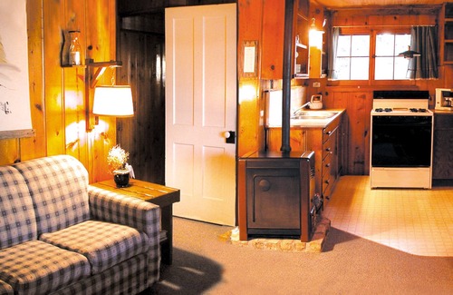 Lake Shore Cabin | Ideal Location On Level, Sandy Shore On Beautiful Gull Lake In Brainerd Lakes