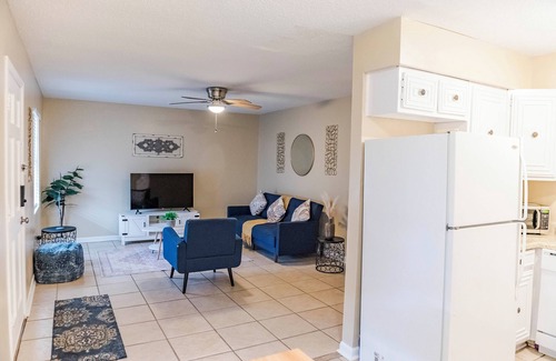 Gulfport Apartment | Ideally 2Br Near Lake Apartment