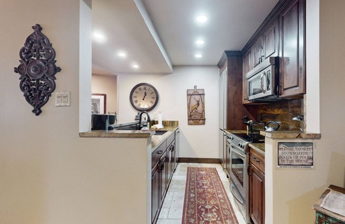 Vail Condo | Ideally located condo with pool & hot tub, next to Vail Golf Club/Nordic Center