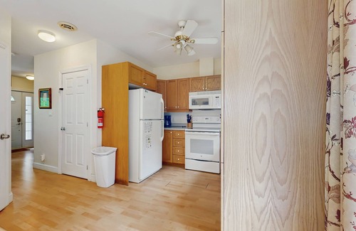 Bar Harbor Cottage | Ideally Located Home w/Deck, WiFi & Washer/Dryer - Walk into Town & Acadia