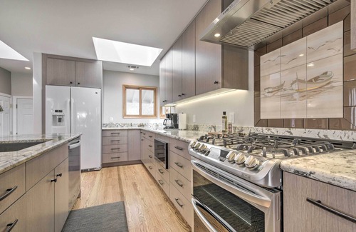 East End House | Ideally Located San Francisco Bay Home w/Sunroom!