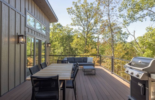 Innsbrook Cabin | Idlewood Treehouse by Innsbrook Vacations!