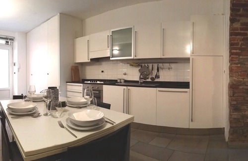 San Terenzo Apartment | Idyllic air-conditioned apartment with private garden, by the sea