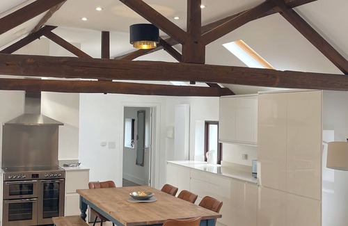 Upper Dean House | Idyllic Countryside 4 Bedroom Retreat