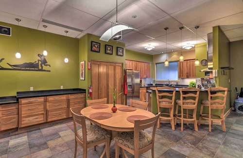 Downtown Anchorage Apartment | Idyllic Dtwn Anchorage Condo w/Fireplace!