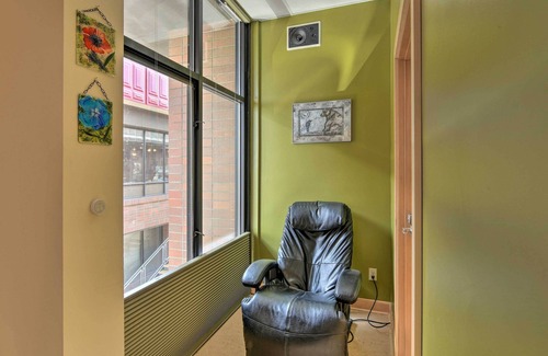 Downtown Anchorage Apartment | Idyllic Dtwn Anchorage Condo w/Fireplace!