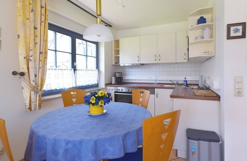 Ostseebad Prerow Apartment | idyllic ground floor apartment near Darßer forest, south-facing terrace, wifi