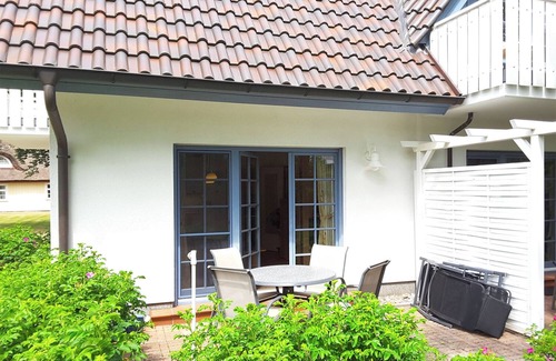Ostseebad Prerow Apartment | idyllic ground floor apartment near Darßer forest, south-facing terrace, wifi