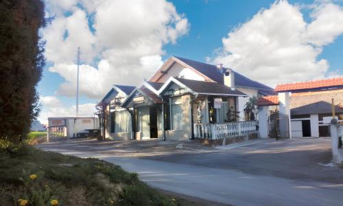 Kutina House | Idyllic House in Kutina with Enclosed Garden