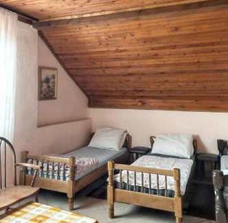 Kutina House | Idyllic House in Kutina with Enclosed Garden