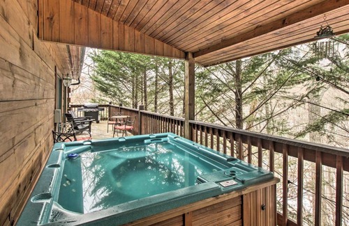 Massanutten House | Idyllic Massanutten Resort Home with Hot Tub!