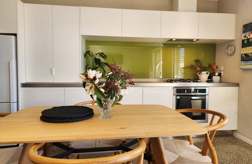 Brixton Cottage | Idyllic quiet rural location designed for the modern traveller