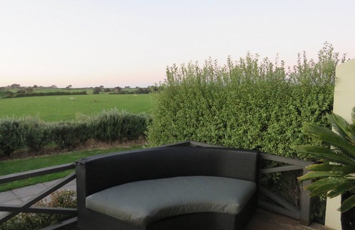 Brixton Cottage | Idyllic quiet rural location designed for the modern traveller