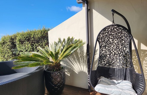 Brixton Cottage | Idyllic quiet rural location designed for the modern traveller