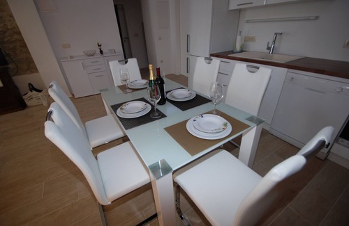 Gradac Apartment | If you want to be near the beach, you're there - Apartment Casablanca
