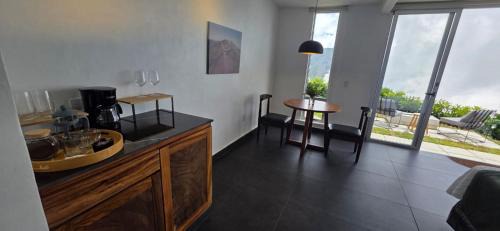 Coatepeque Villa | Igloo Colibrí