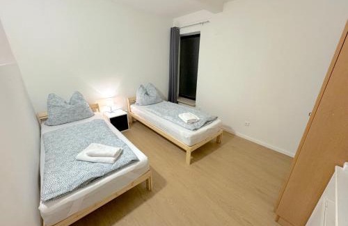 Oberteisbach Apartment | II Apartment Dingolfing Ferienwohnung Kronwieden II