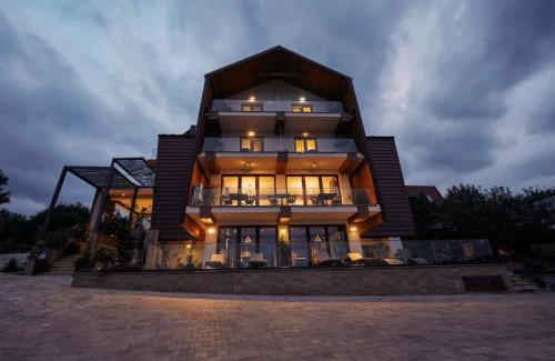 Agapia House | Ikabane