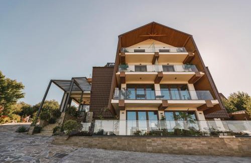 Agapia House | Ikabane