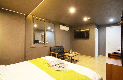 Yonggon Hotel | Iksan Healing