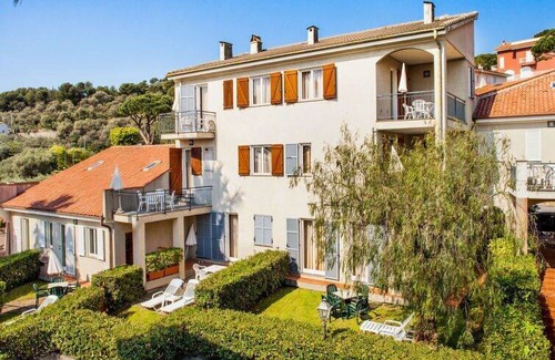 San Bartolomeo al Mare Apartment | Il Borgo della Rovere (H2YMUZS)