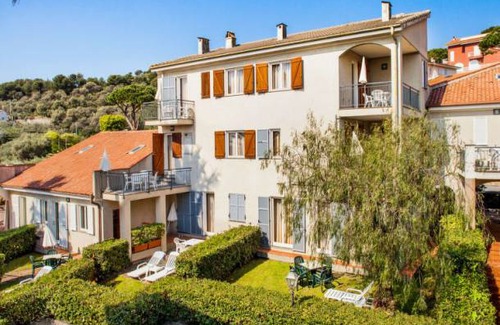 San Bartolomeo al Mare Apartment | Il Borgo della Rovere (HYSV3XC)