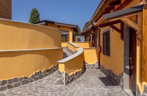 Universita House | Il Piccolo Borghetto
