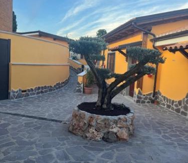 Universita House | Il Piccolo Borghetto