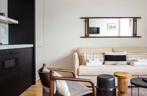 Notre Dame Apartment | ILE DE LA CITÉ - LURIOUS DUPLEX NEAR NOTRE-DAME: ELEGANT PARISIAN CHARM - 2 BEDS