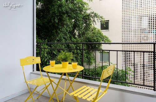 Tel Aviv Apartment | Illuminated 2BR in Ben yehuda 140 by HolyGuest