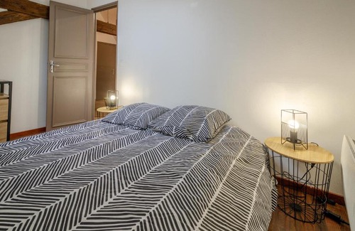 Etampes Apartment | iLOC Appartement Étampes, Place Saint Gilles