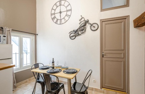 Etampes Apartment | iLOC Appartement Étampes, Place Saint Gilles