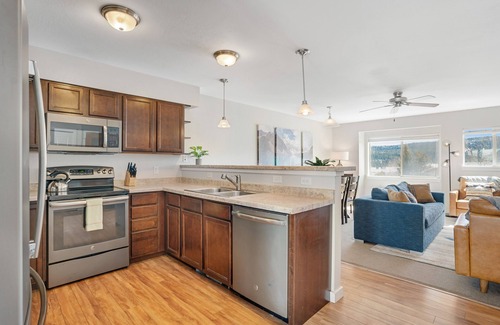 Big Sky Meadow Village Condo | Immaculate Condo Near Meadow Village | New Carpet, Mountain Views & Dog-Friendly