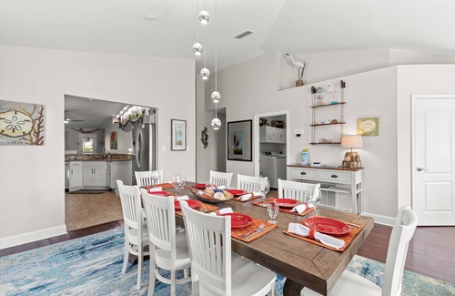 Miramar Beach House | 🌴Immaculate Home🌴, 4/2 Private pool, 6pas Golf Cart, Hot tub, private beach🏖️