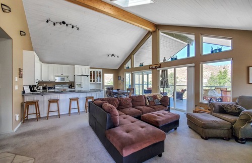 Orondo House | Immaculate Sun Cove/Lake Entiat Home with Unparalleled Lake & Mountain Views!