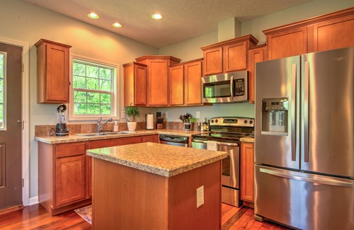 Bluff City House | Immerse yourself in the beautiful setting of the tranquil riverside by staying in our 3BR 2Bath home