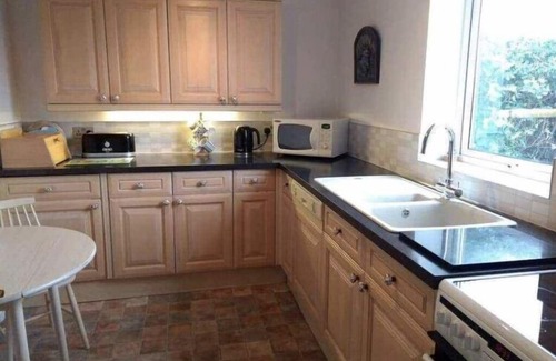 Edern House | Impeccable 3-Bed House in Pwllheli in Pwllheli