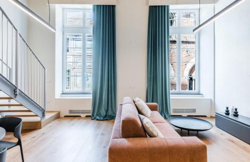 Genoa Historical Centre Apartment | Imperial Luxury and Historical Frescoes in San Giorgio