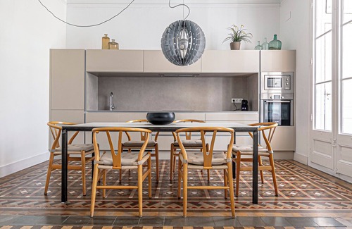 Eixample Condo | Impressive modernist apartment 20 mtrs from Paseo de Gracia