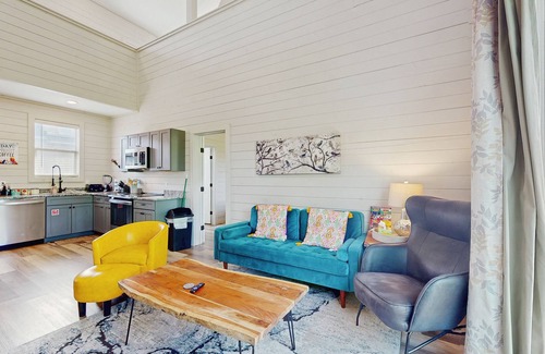 Sevierville Cabin | Impressive mtn-view cabin w/fireplace, deck, jacuzzi, & free attraction tickets