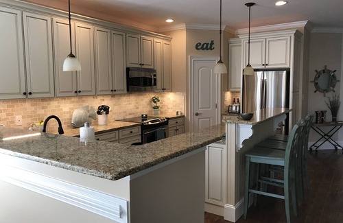 Henrico House | IN A COVE W/MAIN LAKE VIEW, TOWELS/LINENS, NEW DECOR, LOTS OF EXTRAS-A MUST SEE!