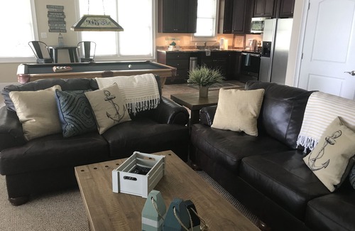 Henrico House | IN A COVE W/MAIN LAKE VIEW, TOWELS/LINENS, NEW DECOR, LOTS OF EXTRAS-A MUST SEE!