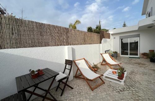 Cascais House | IN-Cascais Suite Deluxe com pátio privado