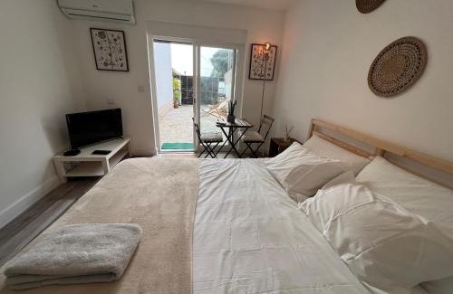 Cascais House | IN-Cascais Suite Deluxe com pátio privado