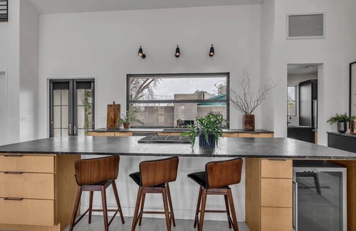 Gilbert House | IN DT Gilbert - 4500 Sqft Luxury Estate w/Casita