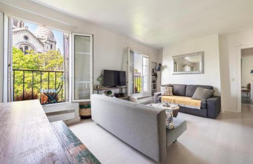 Clignancourt Apartment | In front of Sacré Cœur - 2 Bedrooms in last floor