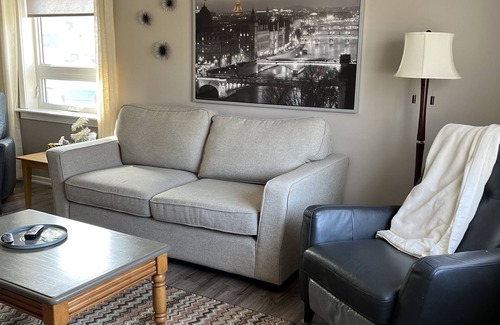 Gimli House | In Gimli a cottage close to the beach and uptown.