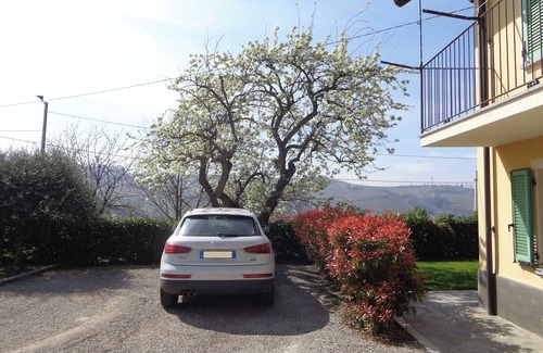 Mango House | In Langa, UNESCO area 20 km from Alba, country house surrounded by vineyards