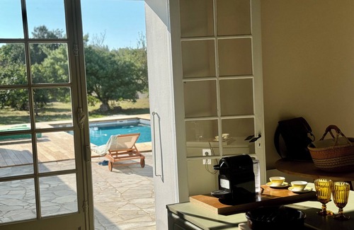 Saint-Pierre-d'Oleron House | In the heart of town and 5 minutes from the beaches, Charentaise house