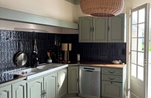 Saint-Pierre-d'Oleron House | In the heart of town and 5 minutes from the beaches, Charentaise house